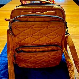 Lug Compass Crossbody
